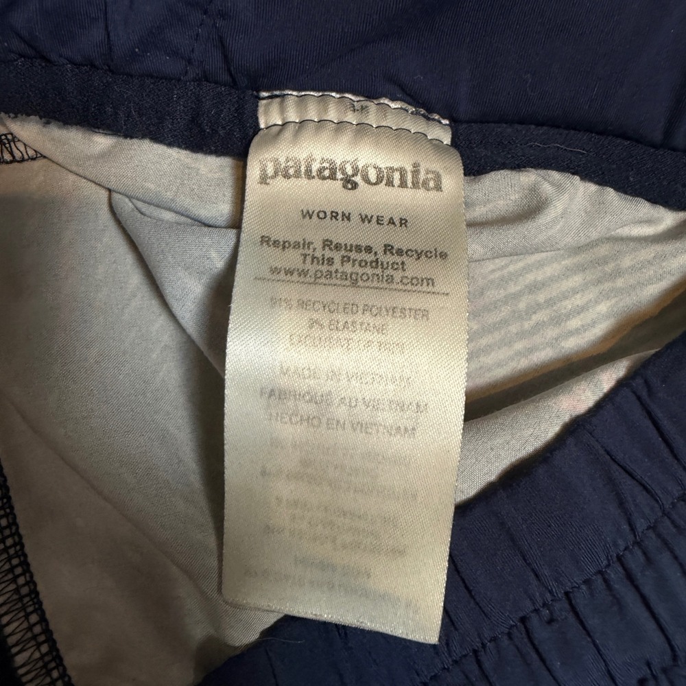 Patagonia Womens Strider Running Shorts Geometric Print Navy Blue 57622 SP18 M - Picture 2 of 6